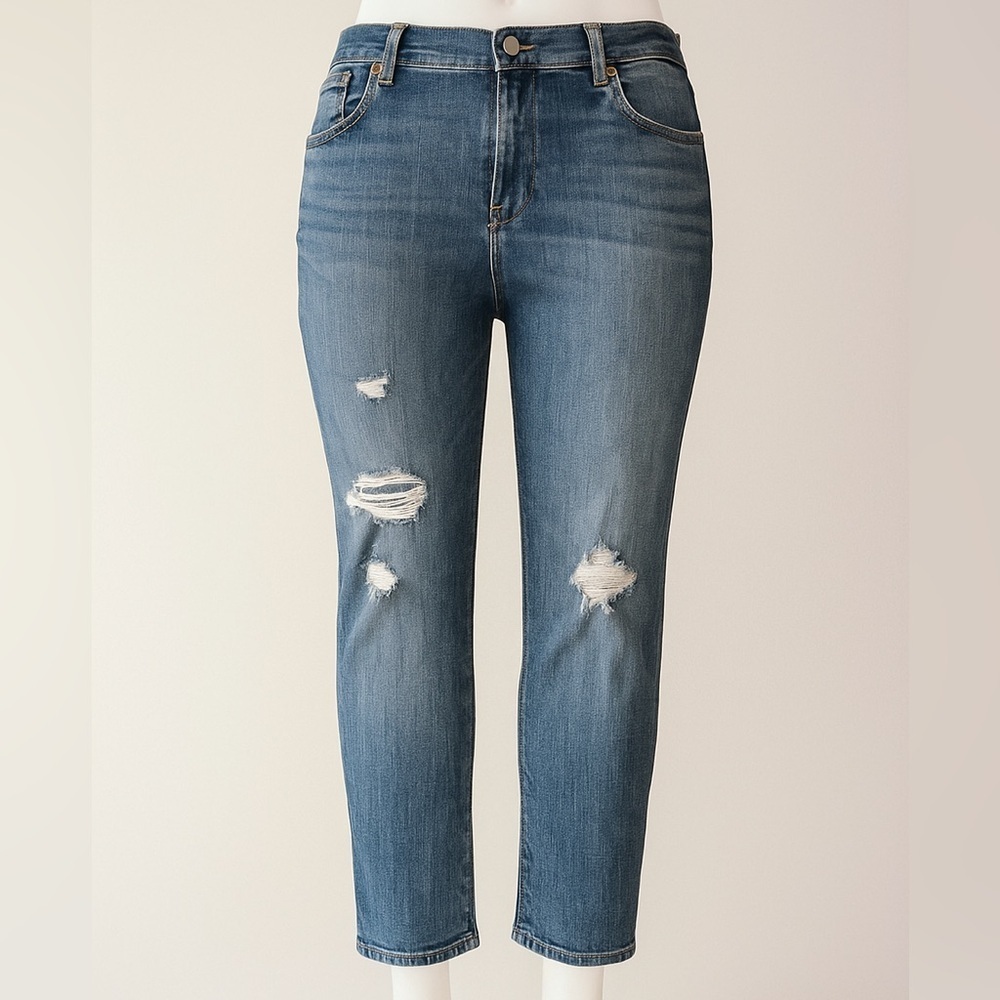 Levi’s Boyfriend Jeans – Distressed Medium Wash, Size 32
